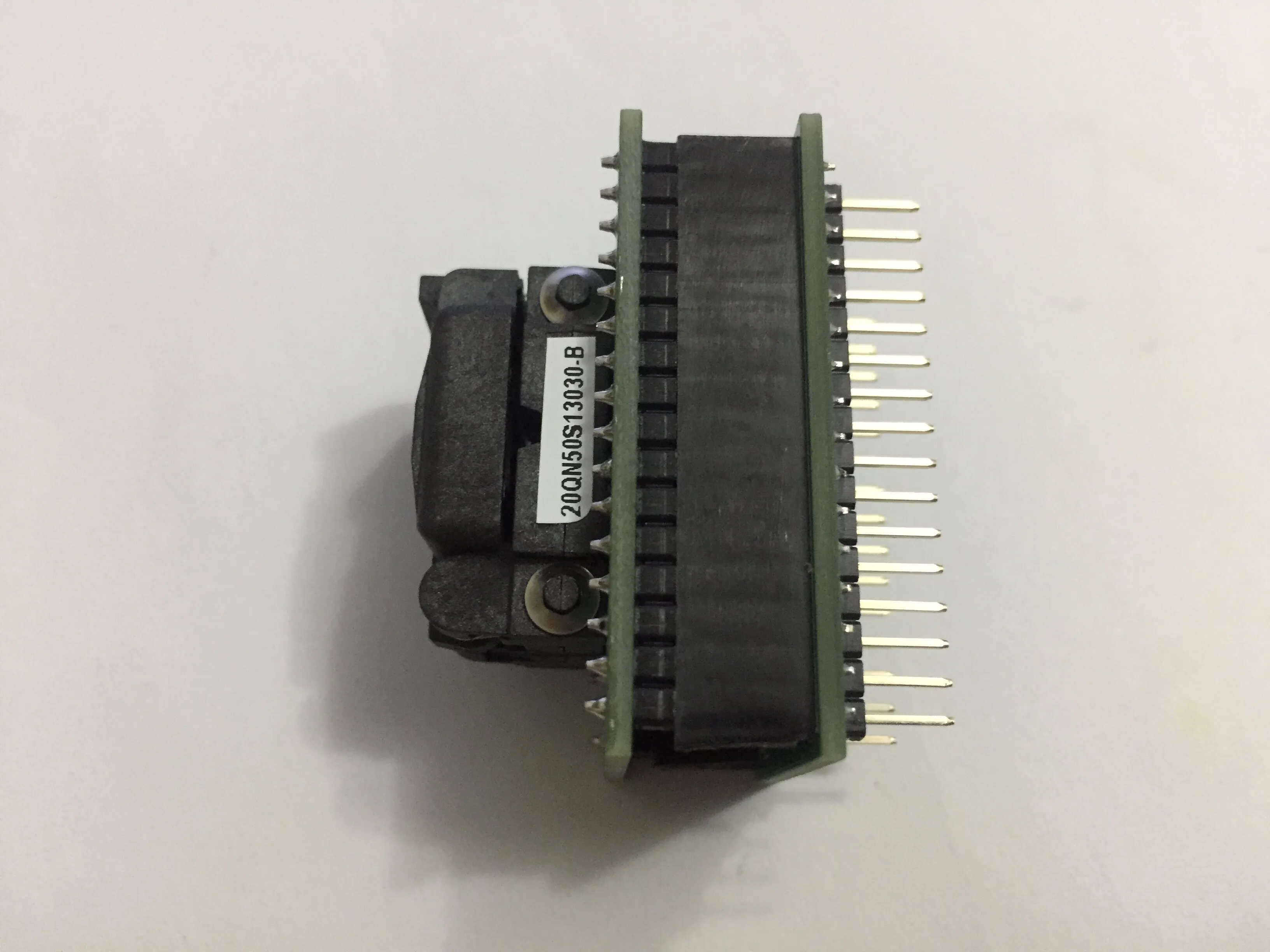 CNV-QFN20-DIP BURN in Socket Plastronics 20QN50S13030 DFN20P 0.5mmピッチICテストソケット