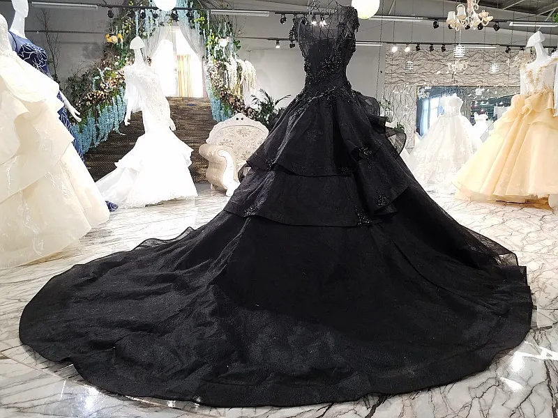 Nouvelle arrivée robe de bal de luxe robes de mariée noires 2020 gothique cour vintage non blanc robes de mariée prix long train perlé mancherons