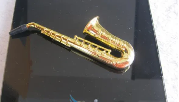 AUF LAGER Brandneues goldenes Saxophon-Design, Pfeifengriff, Löffel, Pfeife, Metallpfeife