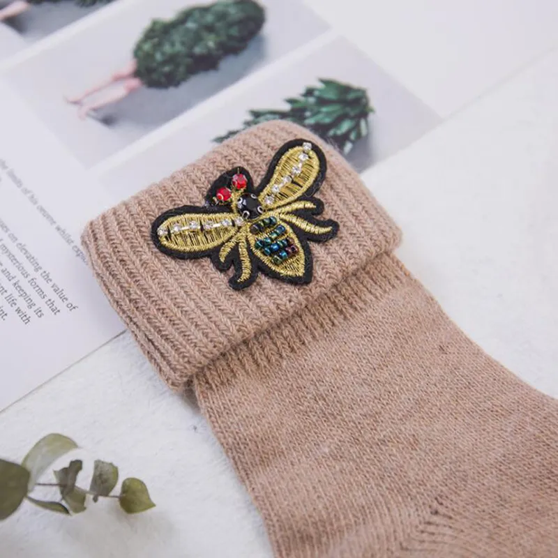 Chaussettes en laine Super épaisses de haute qualité pour femmes chaussettes d'abeilles brodées d'hiver gemme faites à la main