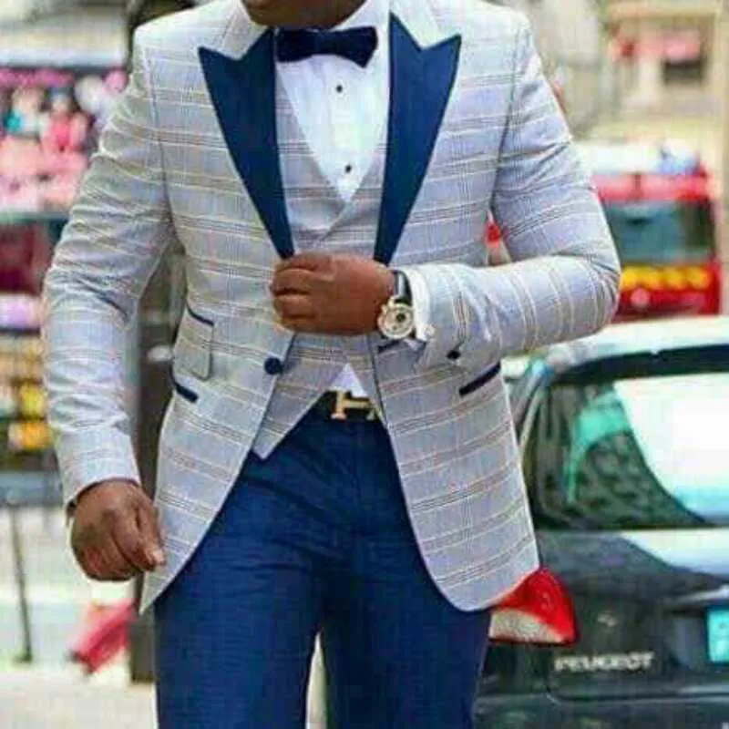 High Quality One Button Light Blue Plaid Wedding Groom Tuxedos Peak Lapel Groomsmen Mens Dinner Prom Suits (Jacket+Pants+Vest+Tie) NO:1475