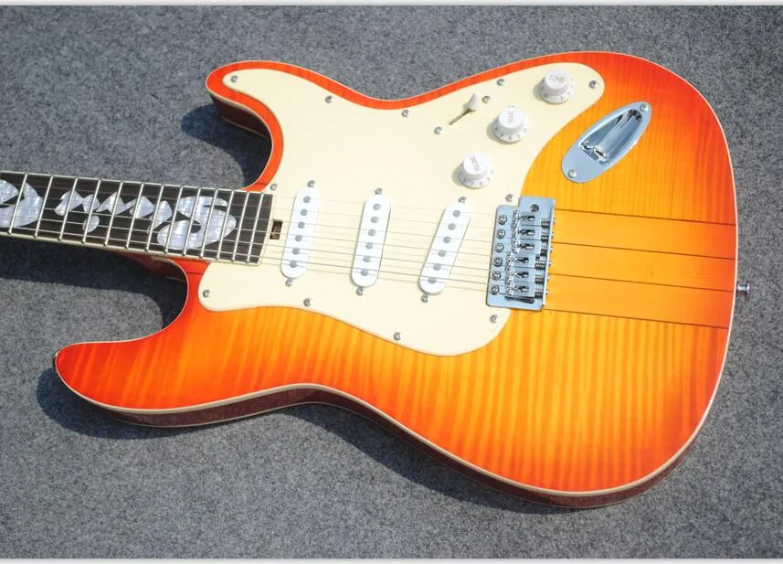 Custom Shop Stevie Ray Vaughan SRV nummer 1 Hamiltone Cherry Sunburst St Electric Guitar Book-Matchad Curly Flame Maple Top, SSS Pickups