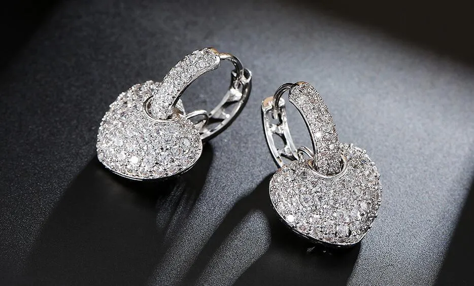 Nueva joyería de lujo 18KT WhiteRose Gold Filled Pave Full White Sapphire CZ Diamond Women Pendiente de gota para el regalo de los amantes con caja
