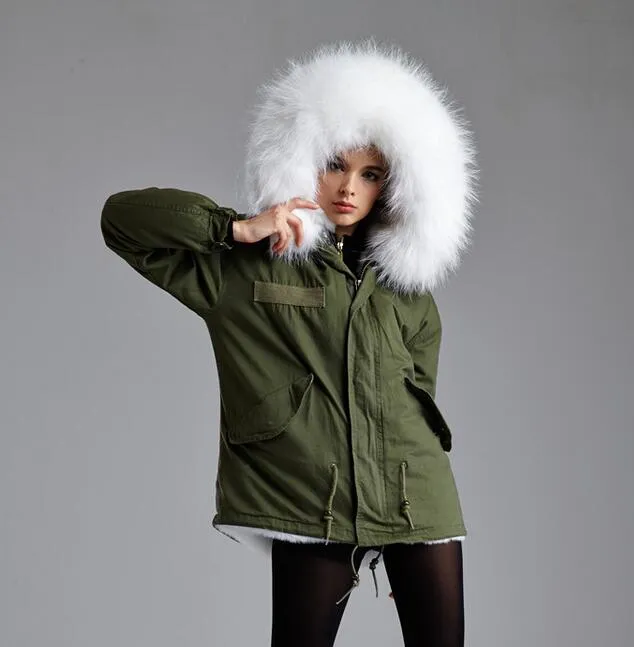 MEIFENG Merk 100% Wit Konijnenbont gevoerd Army Green Canvas Mini Jassen Sneeuwbont Parka Short Style Damesjassen met Wasbeer Bont Trim