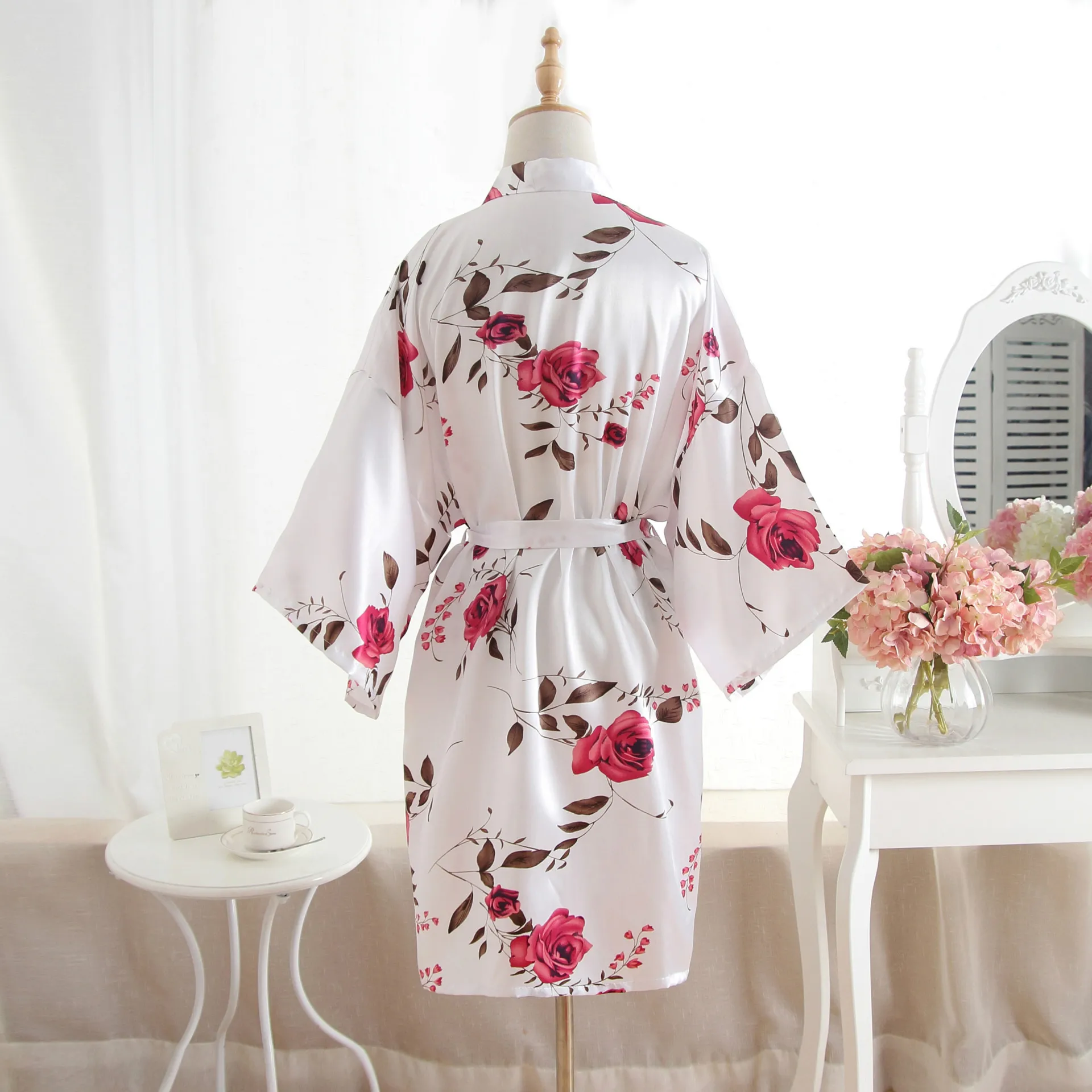 Kadın İpek Saten Çiçek Düğün Gelin Gelinlik Elbiseler Bayan Çiçek Bornoz Çiçek Baskı Kimono Sabahlık Elbise