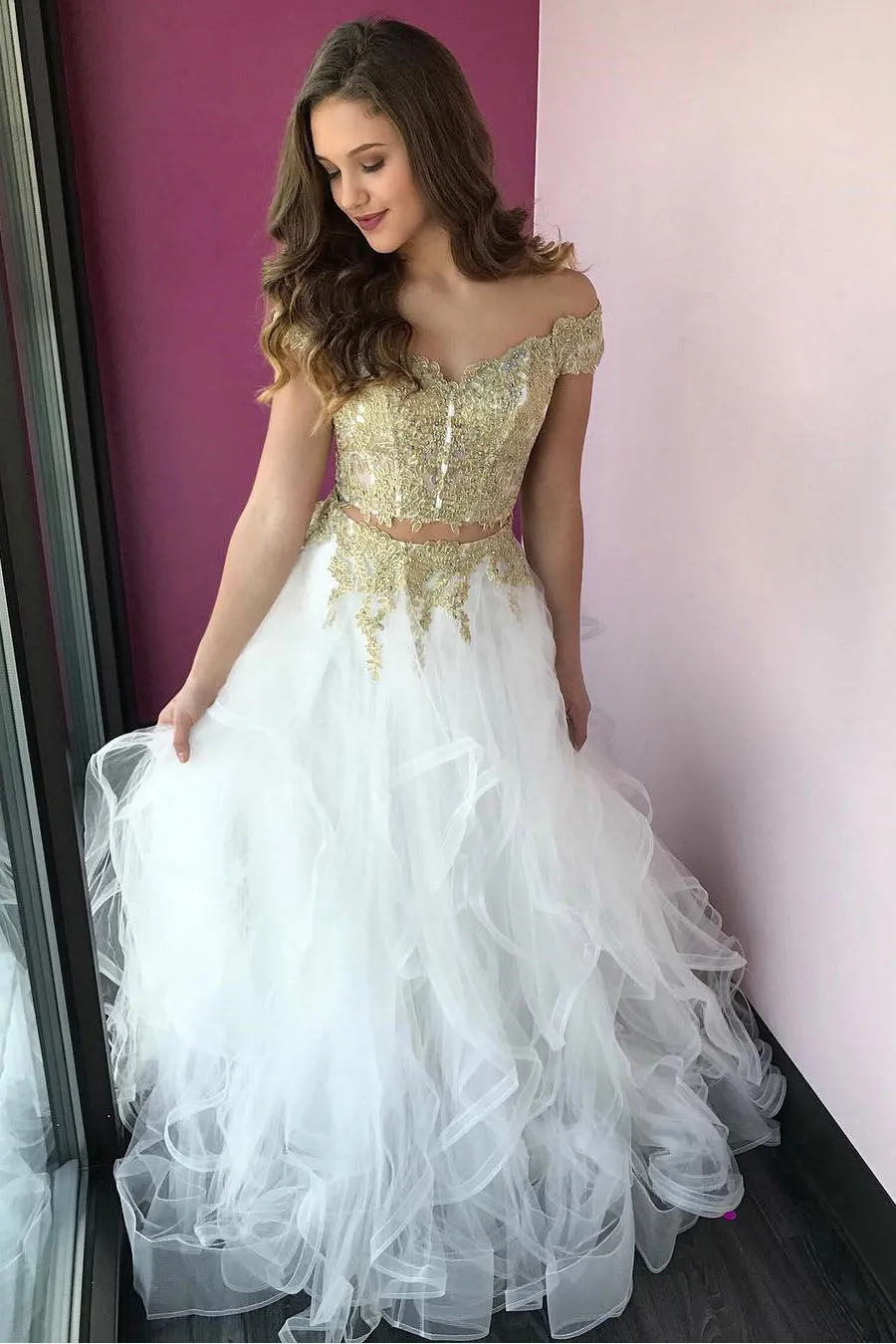 Twee stuk zwart wit prom dresses 2018 off-schouder top kant vloer lengte avondjurken tiered vintage arabische echte vakantie feest goedkoop