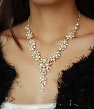 Collier de perles en diamant pour femmes, marée, célébrité du web, joker, tempérament de mariée, chaîne de clavicule, ornements de cou, style court