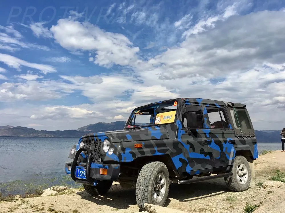 Impressionnant vinyle de camouflage bleu noir pour enveloppe de voiture avec bulle d'air Free imprimé / peint camouflage de voitures d'emballage autocollants 1,52x30m rouleau