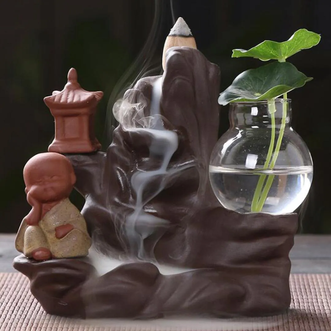 Backflow Encens Burner Porte-brûleur Céramique Little Monk Petite Bouddha Waterfall Censeur de Censeur Créations Créations Décor à la maison avec 10 cônes