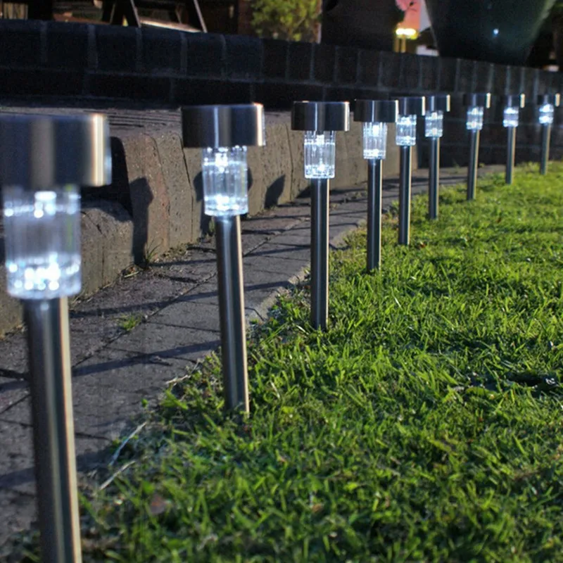 Lampade da giardino solari LED Spike Spot Light Illuminazione del paesaggio del cortile Lampada da cortile in acciaio inossidabile Luci da giardino solari per esterni