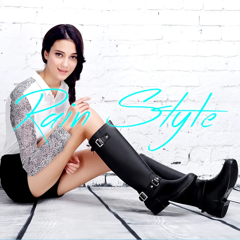 Riding boots sales with red zipper