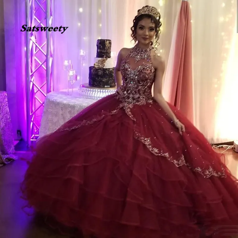 Burgunderrotes Quinceanera-Kleid mit Neckholder, Kristallkorsett, süßes 15-16-Geburtstagskleid, Prinzessin-Abschlussball-Ballkleid