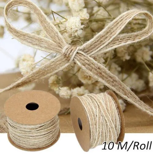 10m / Rolka Szerokość 0.7cm Jute Burlap Rolls Hessian Wstążka Z Koronką Vintage Rustykalne Dekoracje Ślubne Ornament Party Wedding Decor Boże Narodzenie