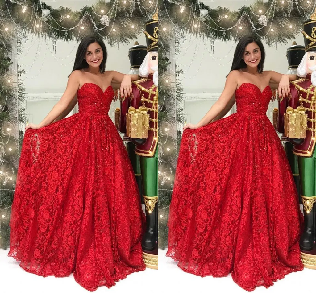 Red Lace Prom Dress: Elegant Strapless Evening Gown, Beaded