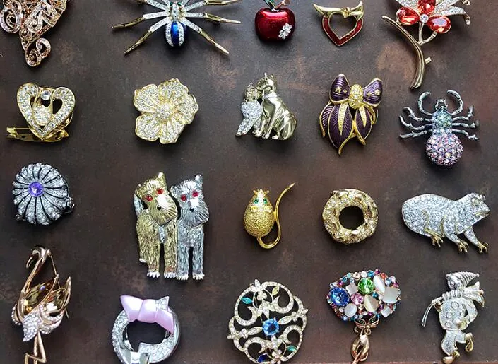 10pcs / lot Mish Style Color Fashion Crystal Jewelry Brooches Pins per regalo fai da te BR55