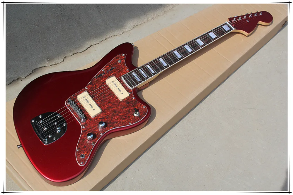 Guitare électrique à corps rouge métallisé P90 Pickups, Pickguard rouge, avec matériel chromé, touche en palissandre, personnalisable