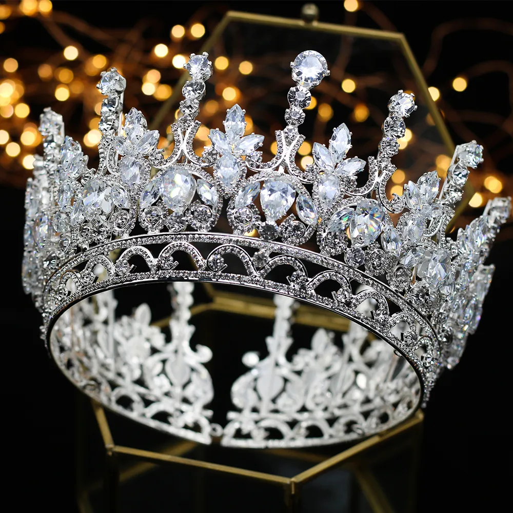 Cheap party store crowns