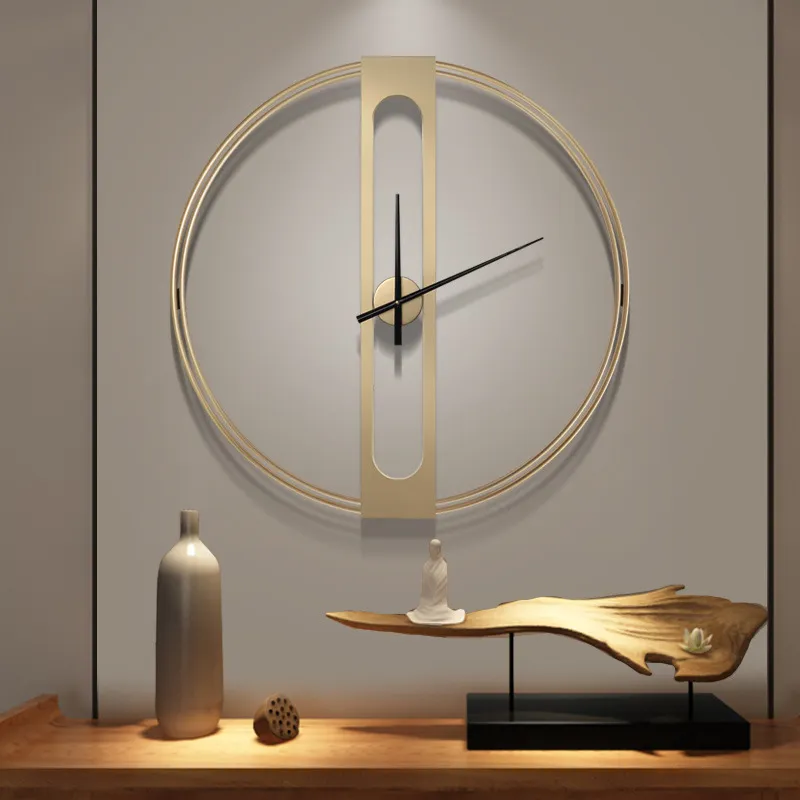 リビングルームのための高級大金の壁掛け時計モダンなデザイン3 d装飾ビッグ時計壁ウォッチアイアンアート家の装飾70 cm