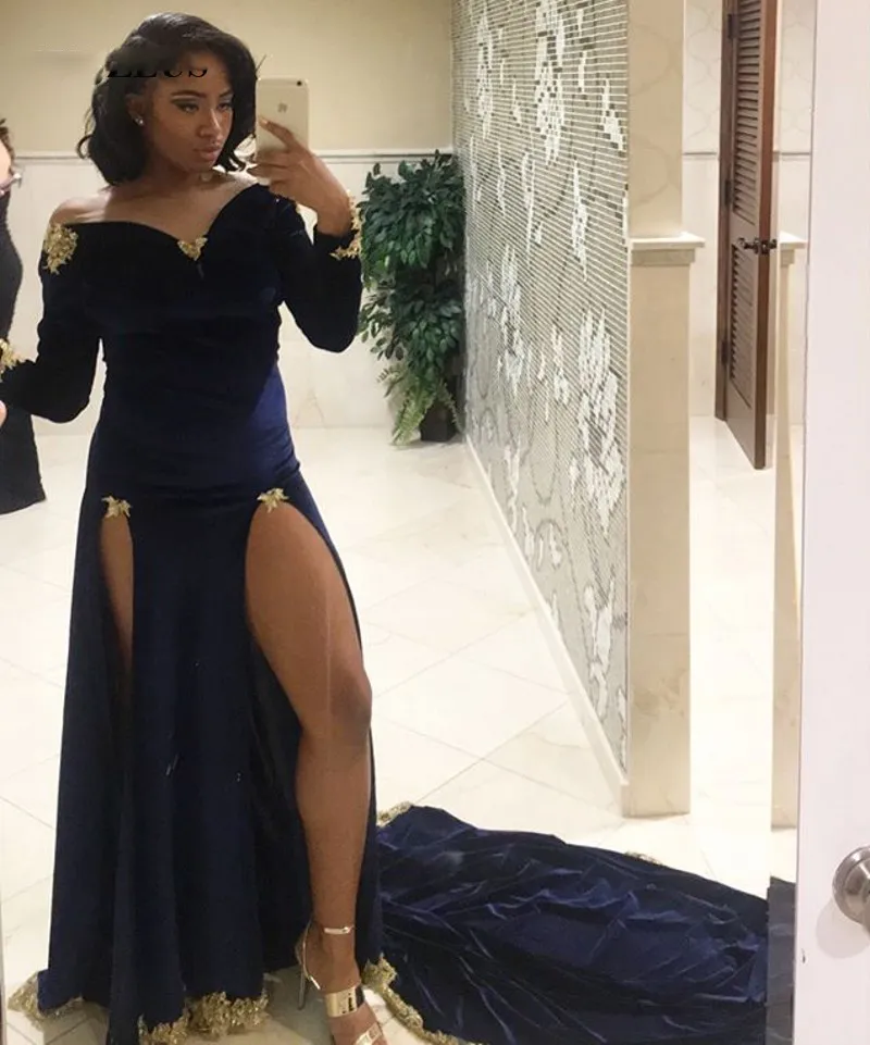 Azul marinho veludo vestido de baile com 2 fendas Sexy alta perna cortada vestidos de festa com mangas compridas apliques de ouro trem da varredura gala jurken