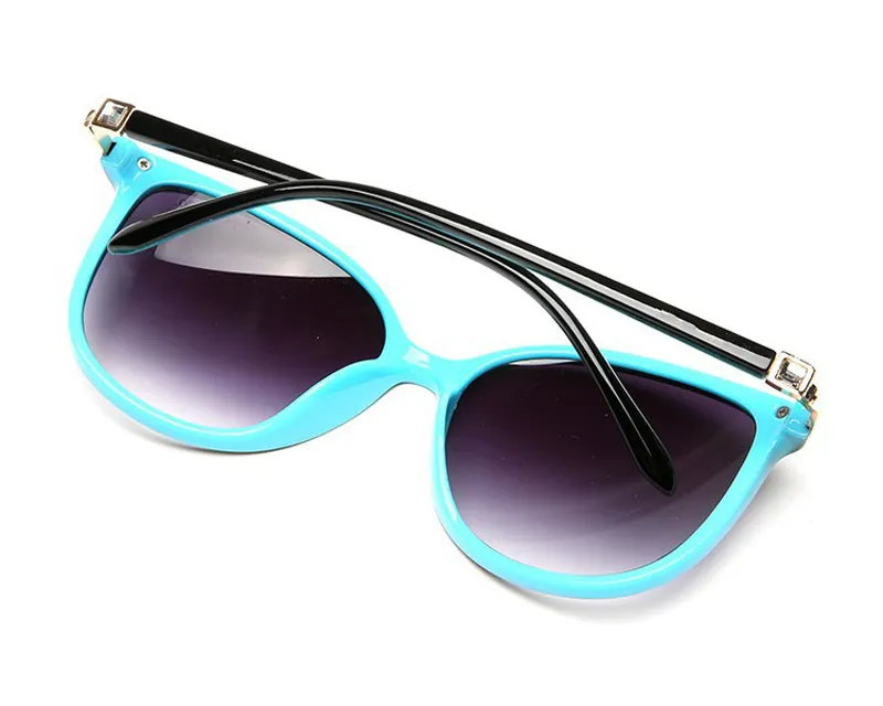 Occhiali da sole firmati all'ingrosso Occhiali di marca Tonalità esterne PC Farme Moda Donna Specchi per occhiali da sole di lusso per le donne