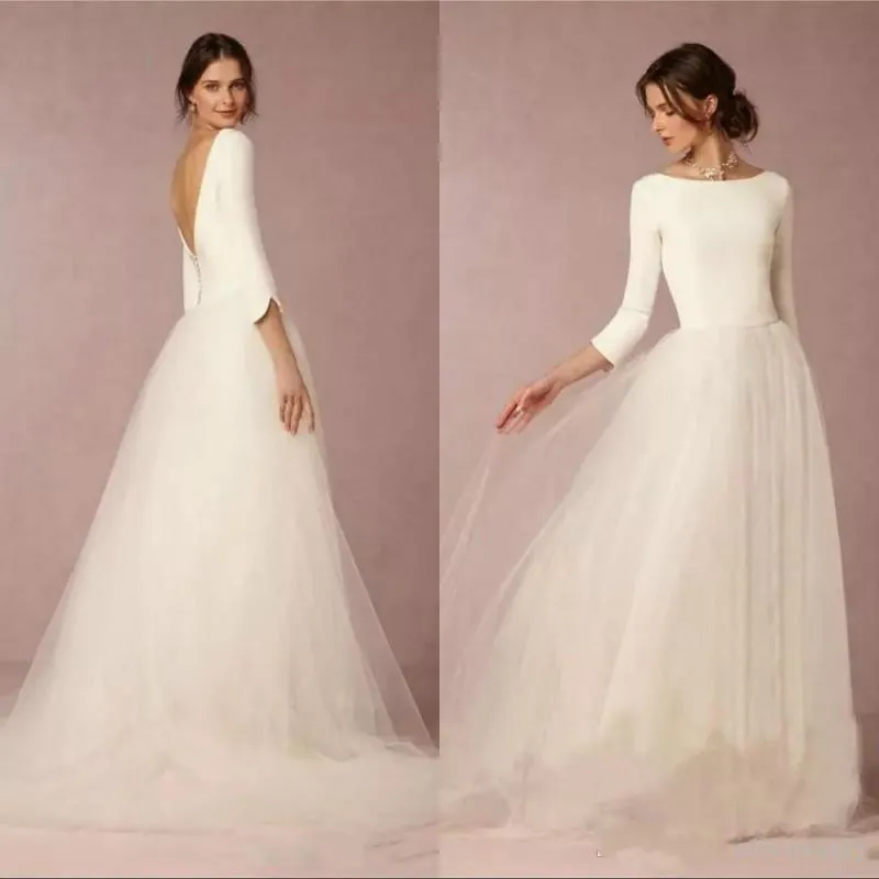 Robes de mariée modestes bon marché Une ligne Top dos nu 2020 Robes de mariée avec manches longues Simple Designer Tulle Jupe Balayage Train 00010