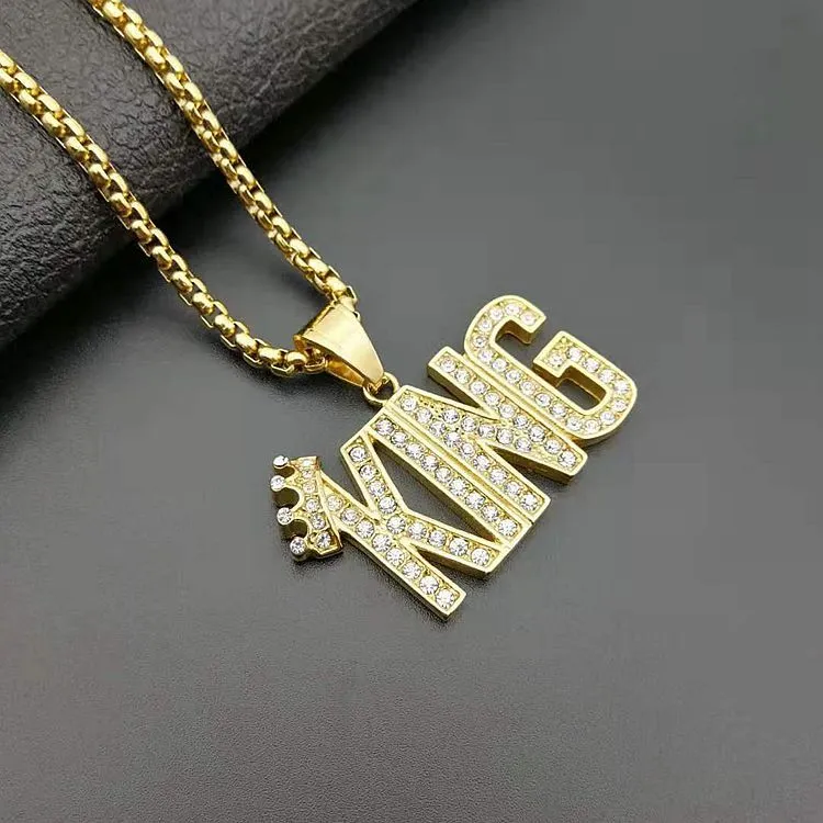 Nouveau collier hip hop accessoires tendance acier inoxydable plaqué or diamant couronne roi lettres pendentif
