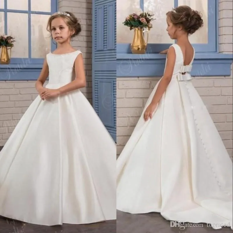 Simple Blanc Ivoire Satin Princesse Robes De Fille De Fleur Dos Nu Avec Arc Sash Enfants Vêtements De Cérémonie Robes De Fête D'anniversaire Pageant Robe