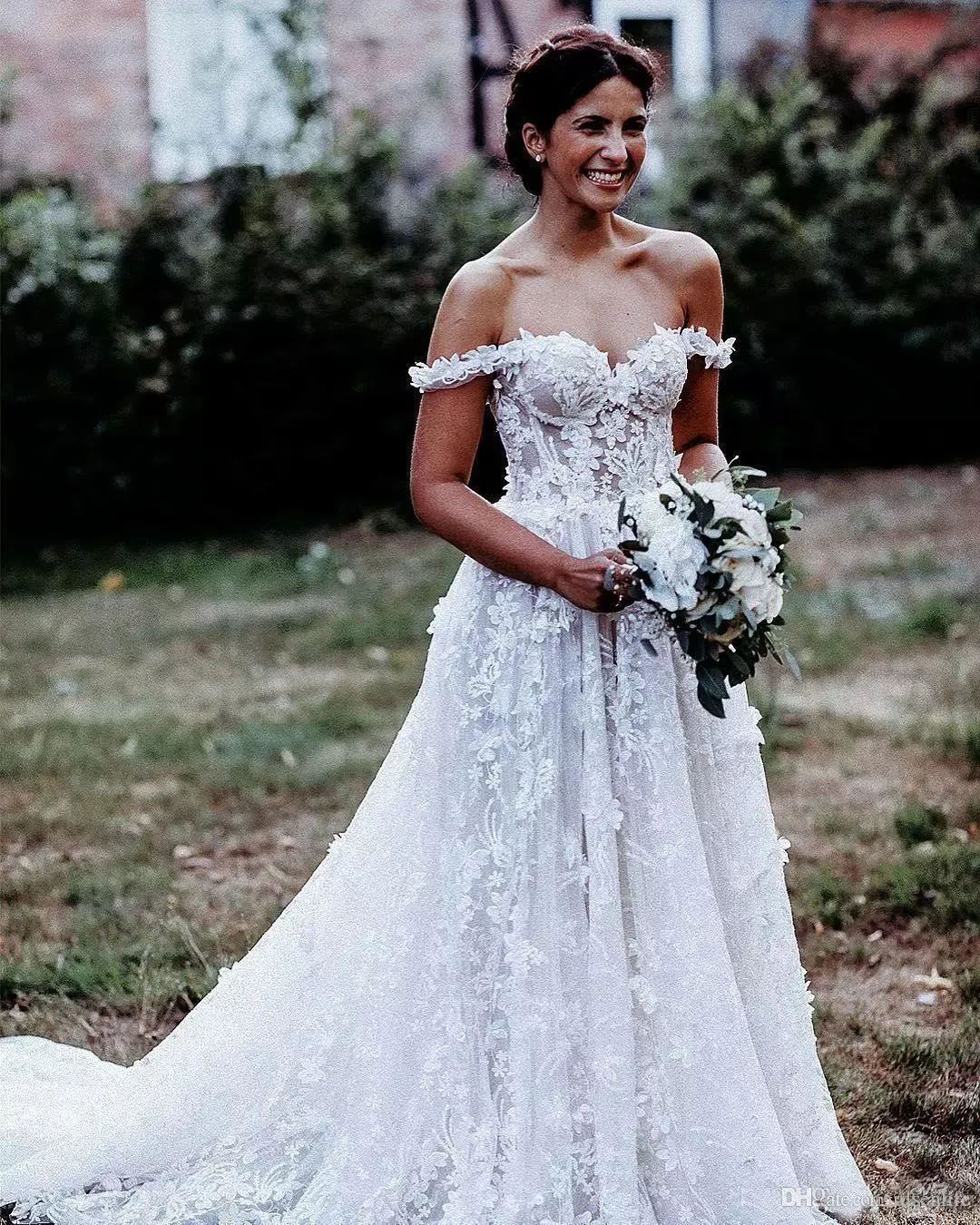 Bohemian A-Line Wedding Suknie ślubne z koronki 3D 3D Kwiki kwiatowe A Line Beach Wedding Suknia Sieknięcie Tani Bhoh Bridal298x
