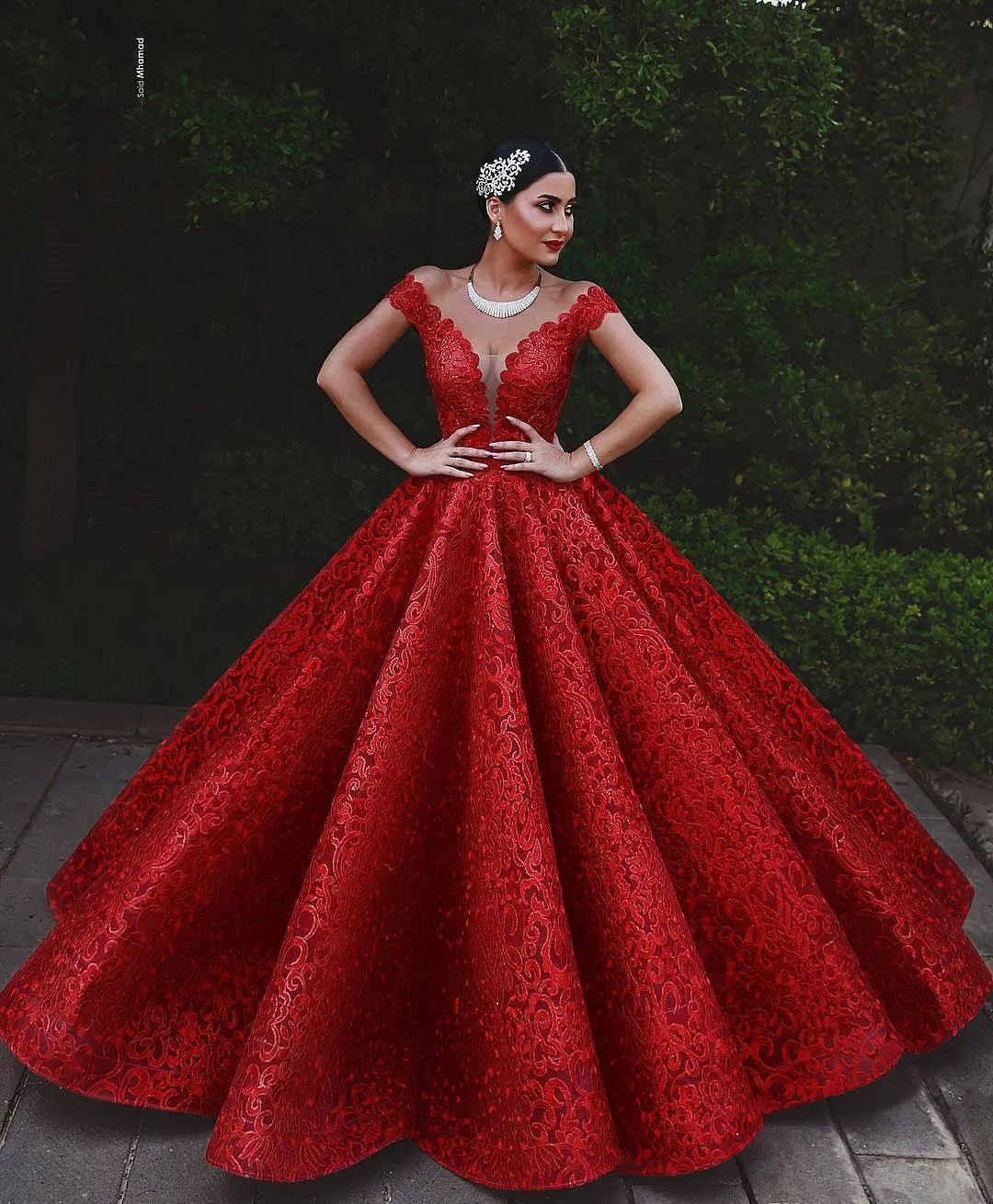 arabic evening dresses 2019 Custom-made Full Lace Red Red evening gowns with Deep V-Neck for Women - Perfect for Formal Parties, Proms, and Holidays