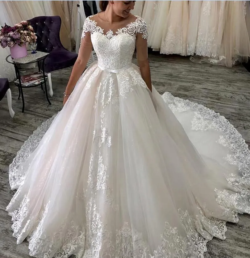 Elegante korte mouwen Kant Applicaties een lijn Trouwjurken Sheer Jewel Hals Tulle Court Trein Trouwjurk Bruidsjurken Vestidos de Noiva