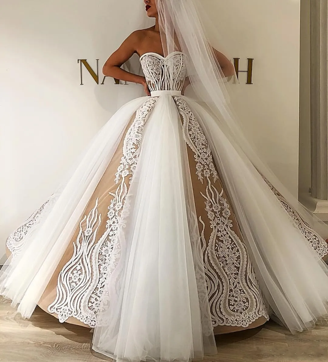 Abiti Da Sposa In Pizzo Arabo Con Scollo A Cuore 3D Appliques In