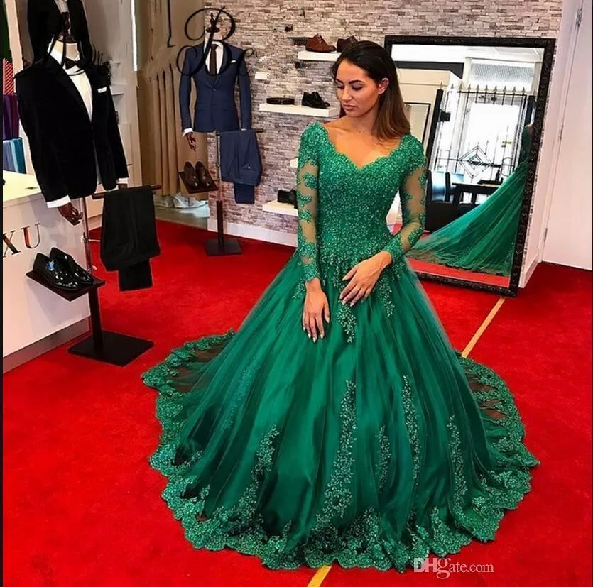 Vestido de Fiesta 2019 New Arabic Modest Green Ball Gown Evening Dresses V-Neck Sheer Långärmad Robe de Soiree Formell Prom Dress