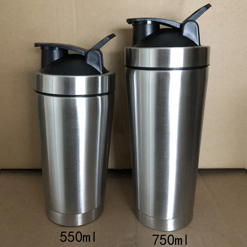 Shaker Per Cocktail In Acciaio Inossidabile Con Gocce Fotografia Stock Agitatore Di Cocktail Dell Acciaio Inossidabile Con Le Goccioline Image18730992
