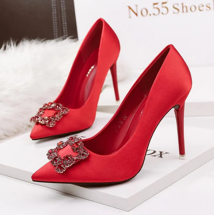 Chaussures de mariage à la mode, escarpins à bout pointu, talons hauts, sexy, strass, styliste, soirée d'été, bal de promo, boîte de nuit, chaussures pour femmes, rouge et noir