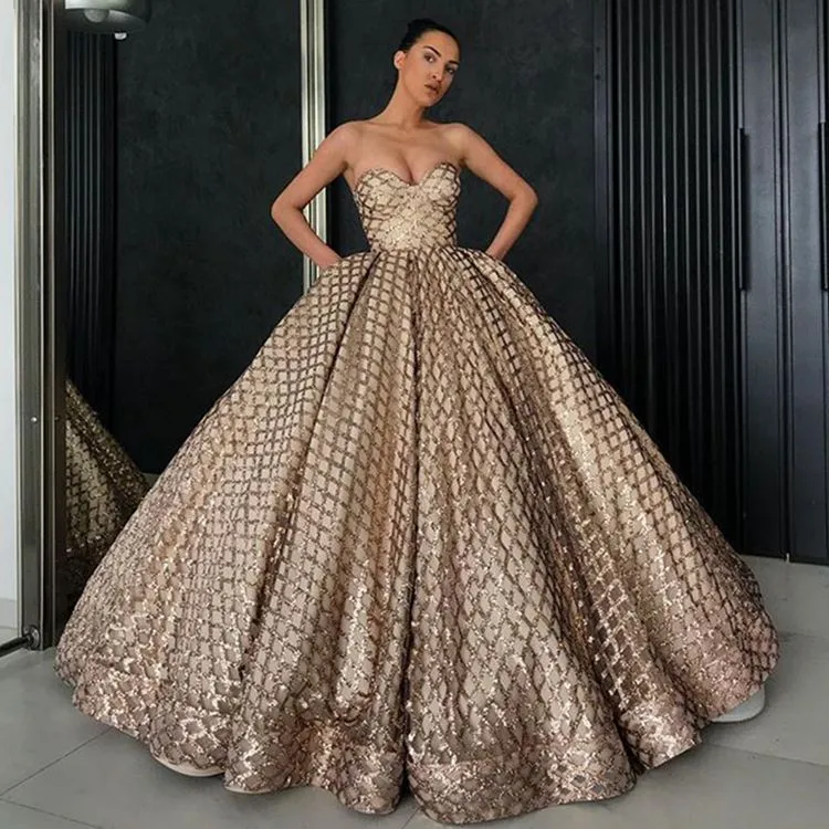 Robe de bal arabe longue en dentelle doré 2019 gonflé élégante robe de bal glitter Sweetheart Abendkleider Liban Design Femmes Robes de soirée