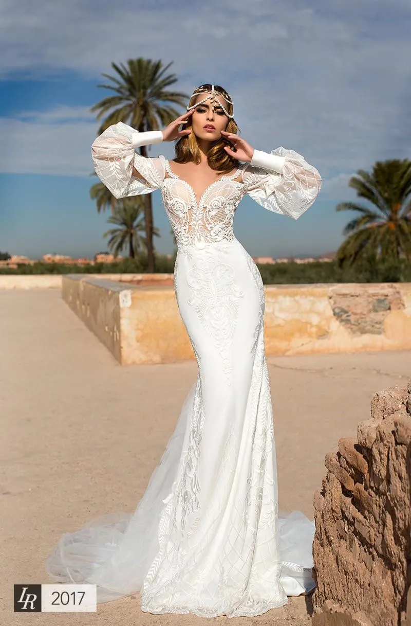 Vintage Boho Mermaid Wedding Dress with V-Neck, Lace Applique, and Long Sleeves - 2019 Collection, image size:800x1217