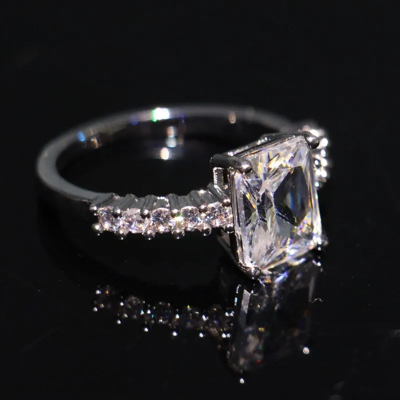 All'ingrosso- Shinning gioielli di lusso in argento sterling 925 taglio principessa topazio bianco diamante CZ eternità promessa donne matrimonio anello nuziale regalo