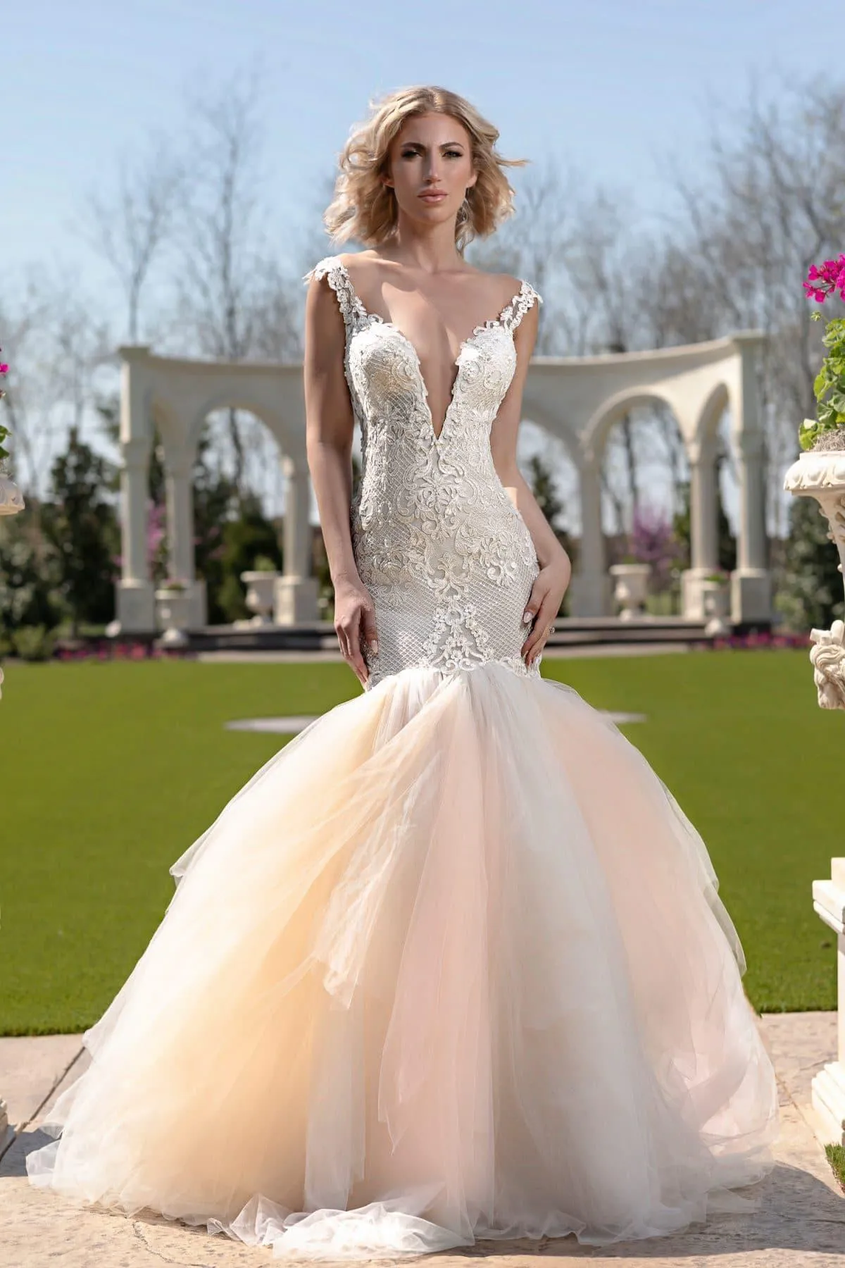 Champagne Stunning Mermaid Wedding Dresses With Deep V Neck Illusion Back Appliques Beads Lace And Sweep Train By Naomi Anat From Nanaking123 146.34 DHgate.Com