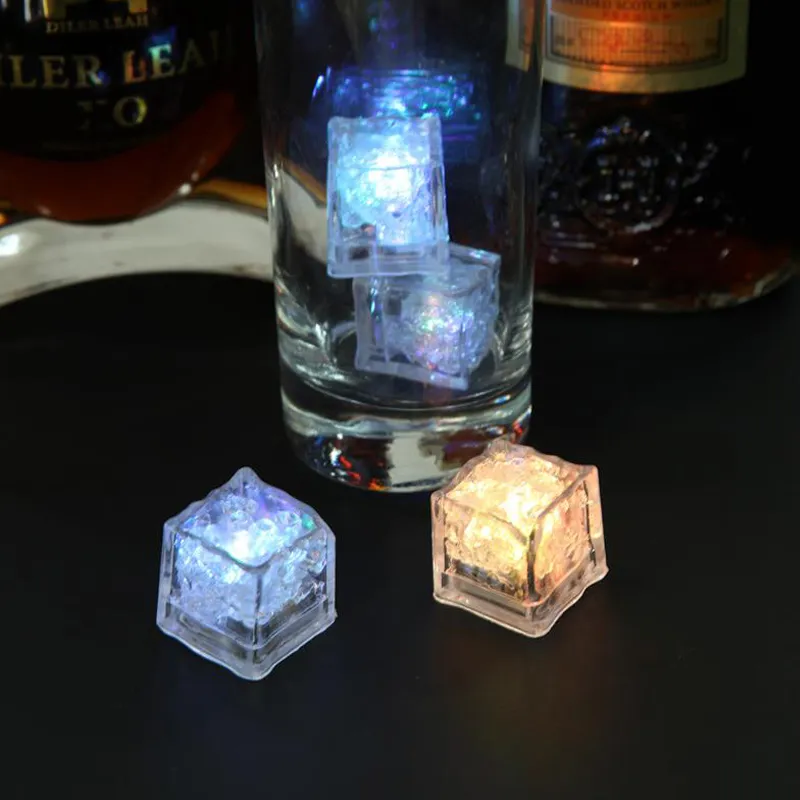 와인 바 클럽 아이스 큐브 LED 빛나는 조명 최대 얼음 조각 천천히 깜박이 깜박이는 색상 변경 컵 빛을 스위치없이 컵 빛