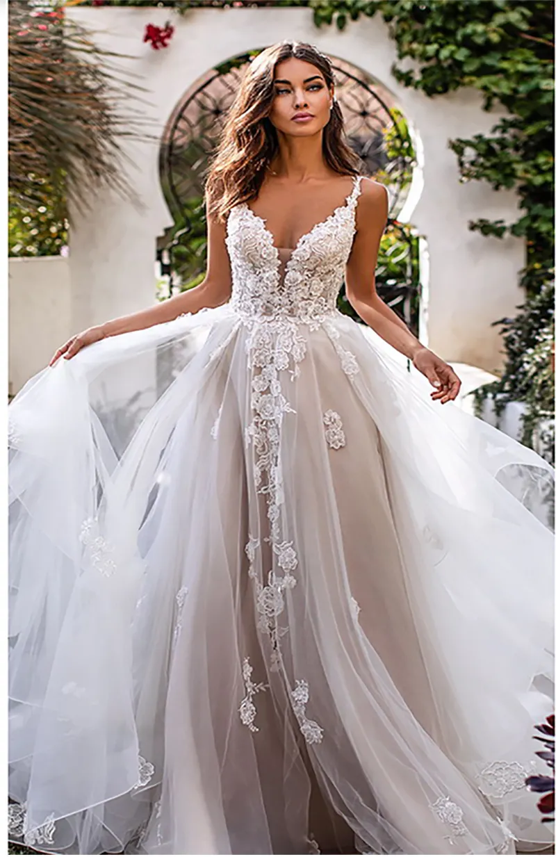 Vestido de renda hot sale curto costas abertas