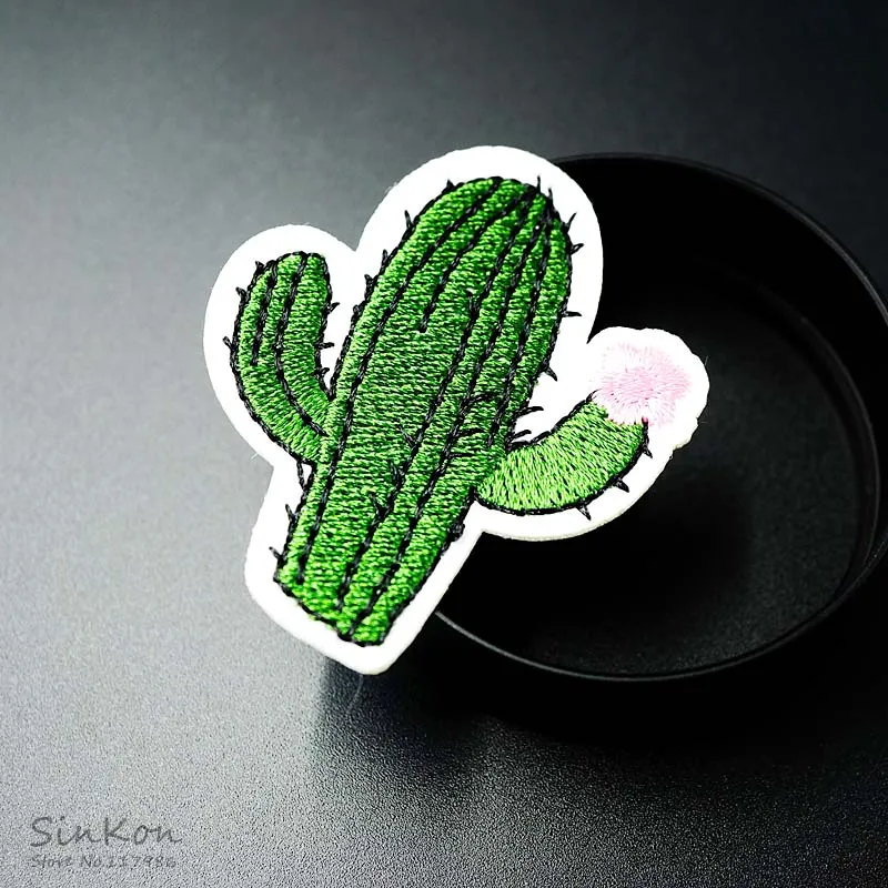 Dimensioni cactus: 4,3x5,1 cm Termoadesivo su toppa ricamata Applicazione per cucire Adesivi per vestiti Accessori per abbigliamento Distintivi