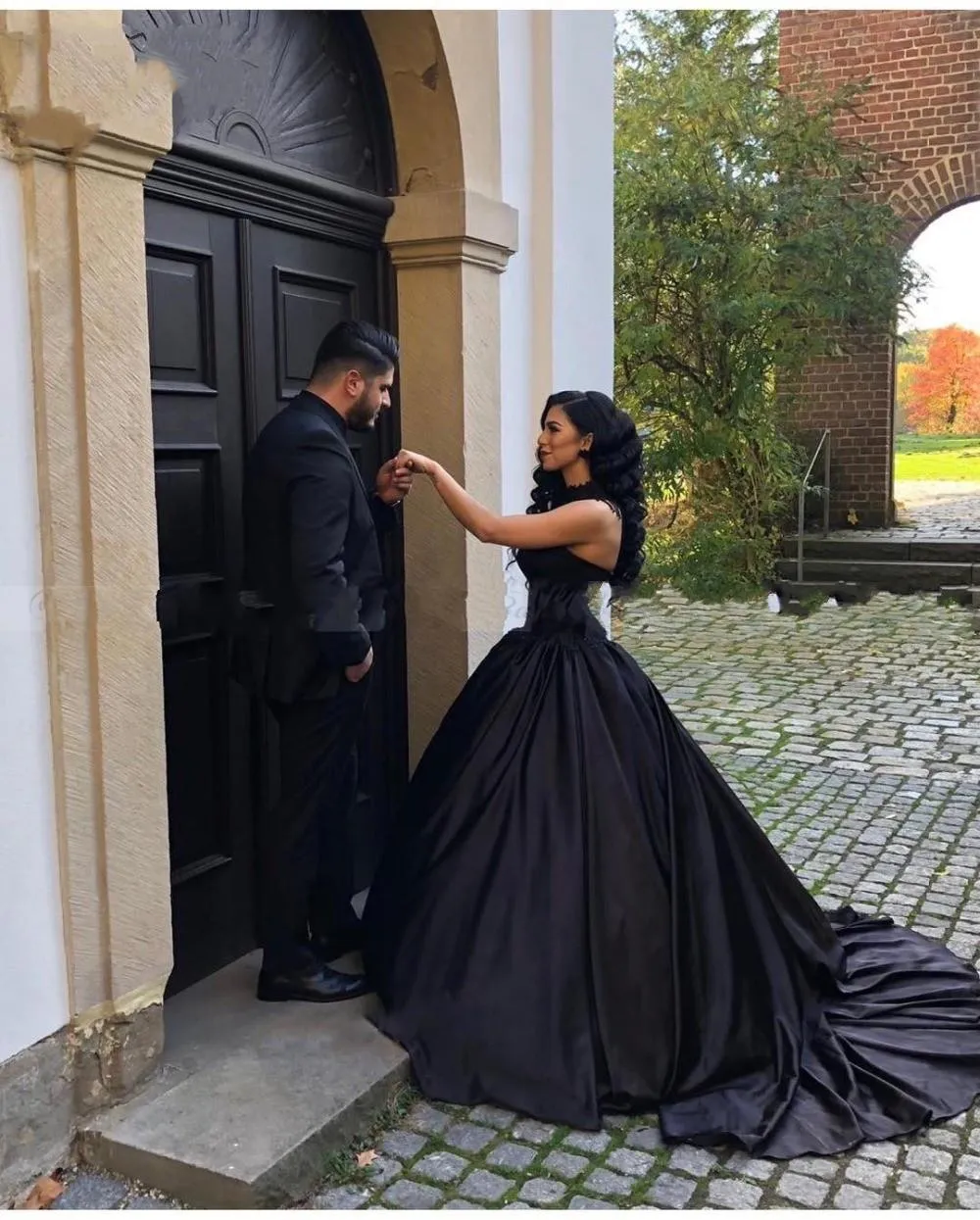 Black Satin Sweetheart Lace Applique evening dresses for weddings with Corset Back - Non-White Cusstom Bridal Gides (B15 0510) Black Satin Sweetheart Lace Applique evening dresses for weddings with Corset Back - Non-White Cusstom Bridal Gides (B15 0510)