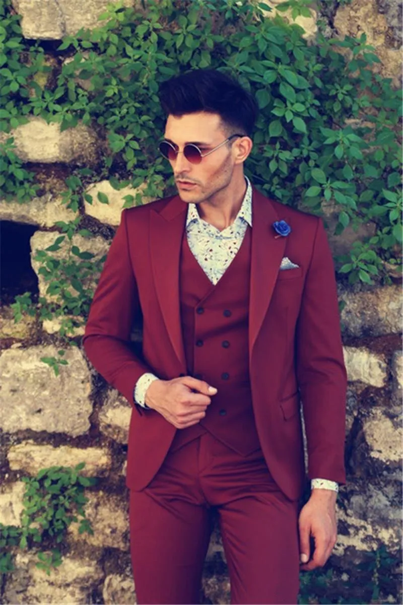 Högkvalitativ en knapp Burgundy Bröllop Brudgum Tuxedos Peak Lapel Groomsmen Men Formell Prom Passar (Jacka + Byxor + Vest + Tie) W128