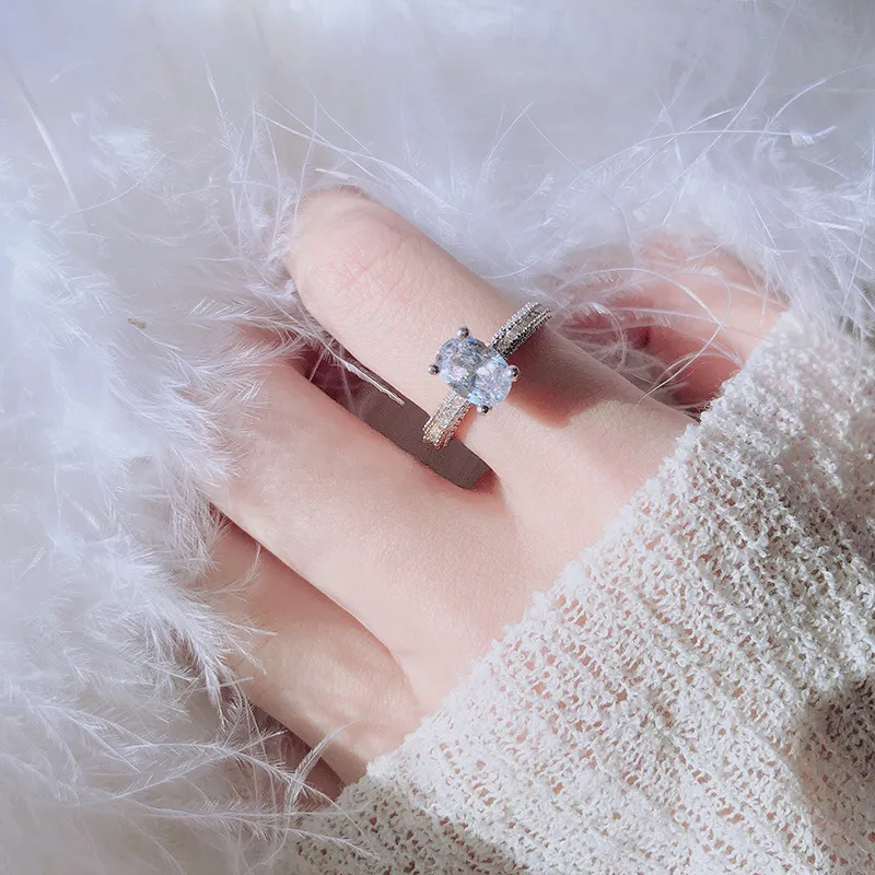 Vvs2 sales diamond ring