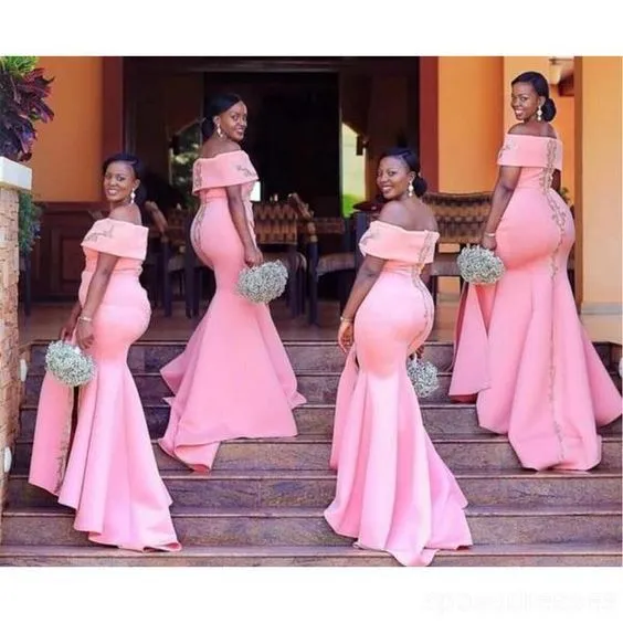 Off Axel African Beach Blush Pink Bridesmaid Dresses Plus Size Mermaid Maid of Honor Dresses Lång billig 2019 Ny bröllop Gästklänning