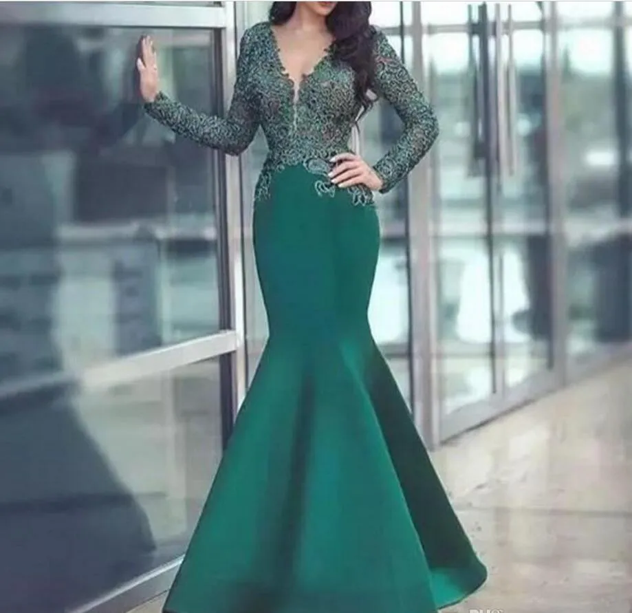 Groene Moslim Prom Jurken 2020 Diepe V-hals Mermaid Lange mouwen Kant islamitische Dubai Saoedi-Arabische elegante lange formele avondjurken