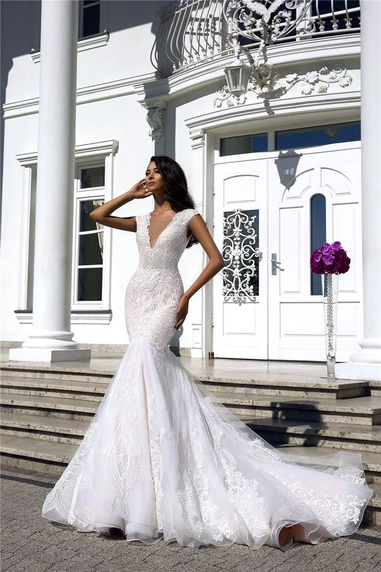 Sexy Deep V Neck Lace Appliqued Mermaid Wedding Dress Luxury African 3D Flowers Plus Size Open Back Bridal Gow With Sweep Train