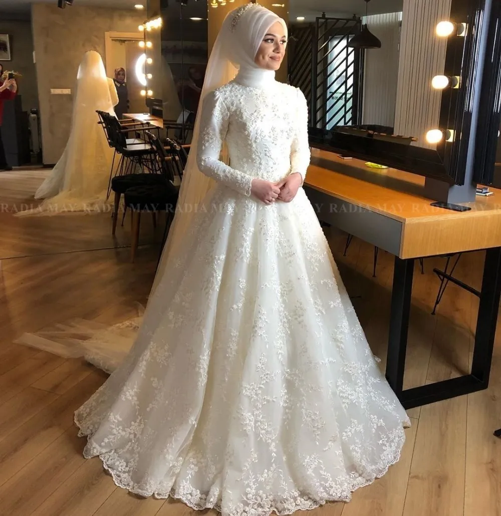 Flawless muçulmana frisada Lace Vestidos de noiva de alta Neck A Linha de mangas compridas vestidos de noiva Trem da varredura robe de mariée
