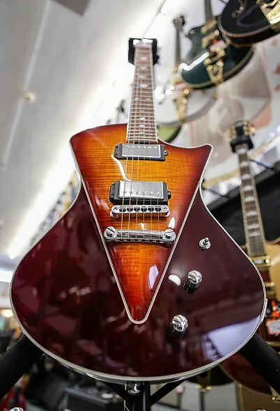 Ny anpassad butik Ernie Ball Music Man Armada uppdelad Sunburst 2014 Elektrisk gitarr V Bookmatched Flame Maple Top, HH Humbucking Pickup