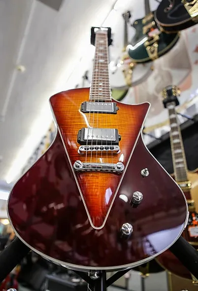 Nowy Custom Shop Ernie Ball Music Man Armada Diczasty Sunburst 2014 Gitara Electric V Bookmatched Flame Maple Top, HH Humbucking Pickups